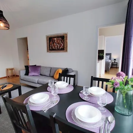 Апартаменты Cozy 1br With Balcony, Free Wifi And Parking *